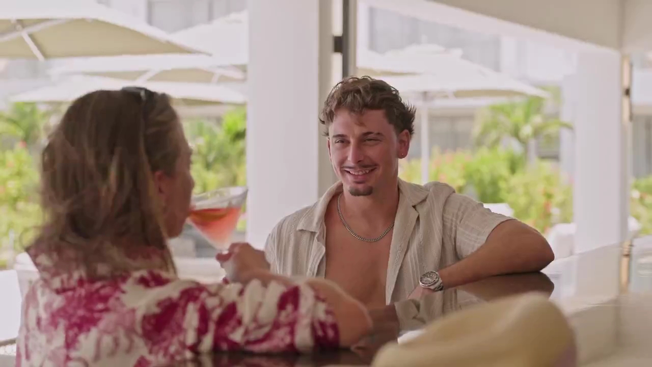 The Park at Grace Bay: guests enjoying hotel bar