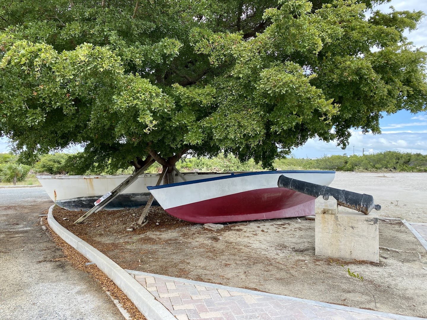 Turks and Caicos National Museum (Providenciales): displays museum collection and exhibits