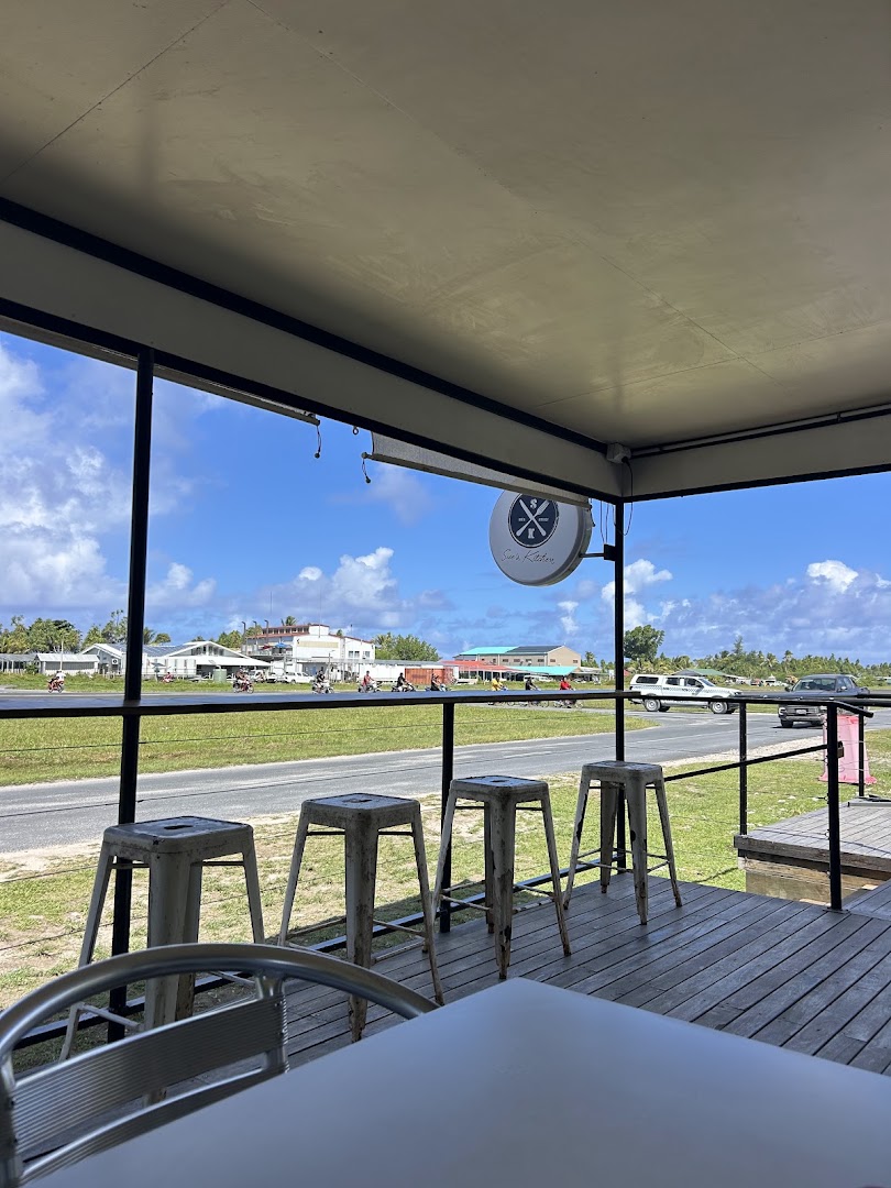 Sue's Kitchen: inviting view of the terrace