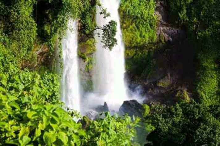 Amabere Ga Nyinamwiru Caves: beautiful scenery of the venue