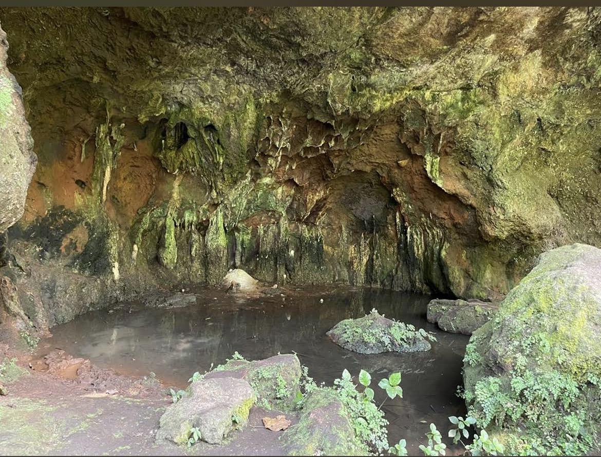 Amabere Ga Nyinamwiru Caves: clear photo of the venue