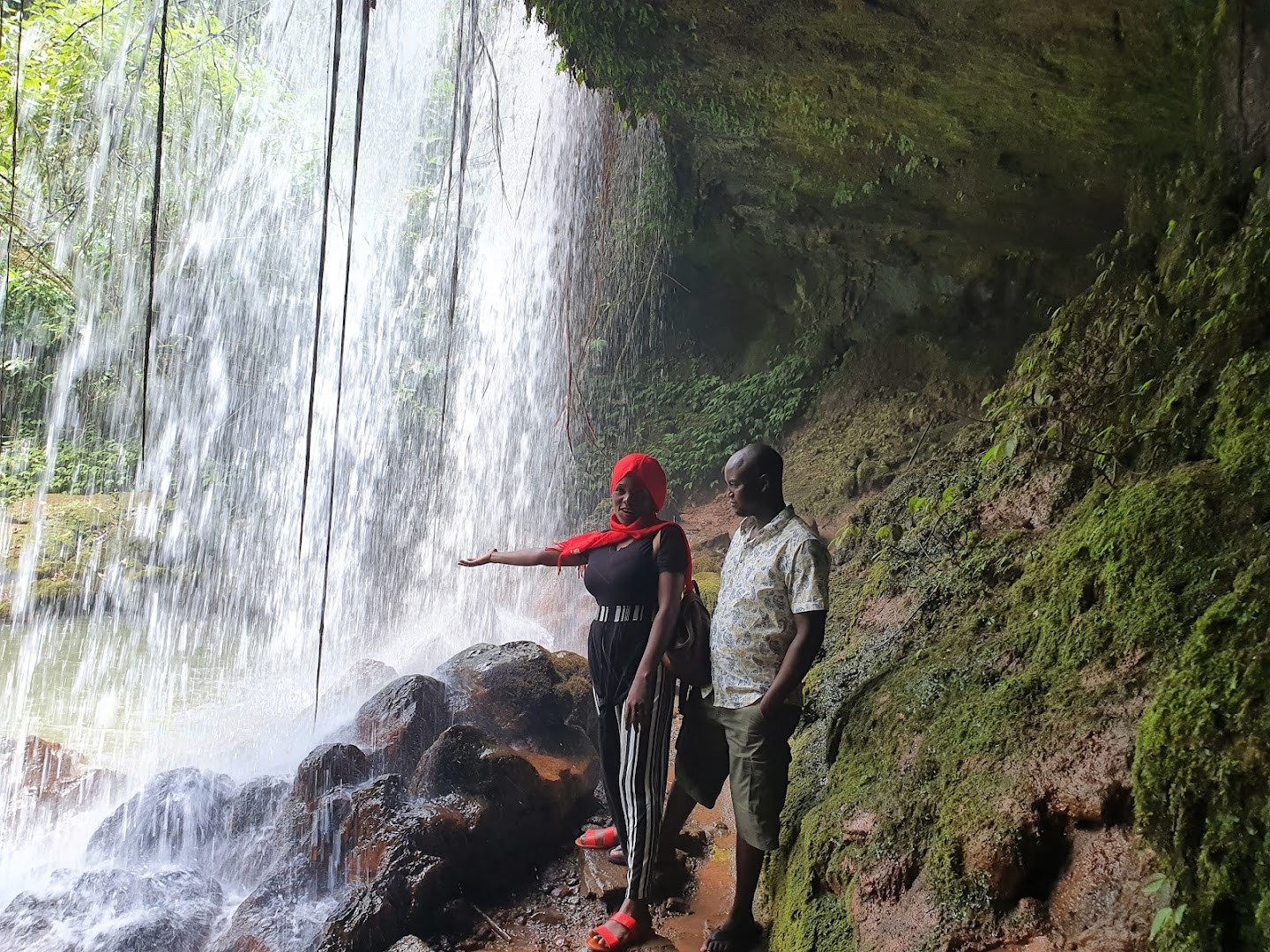 Amabere Ga Nyinamwiru Caves: visitors enjoying the venue