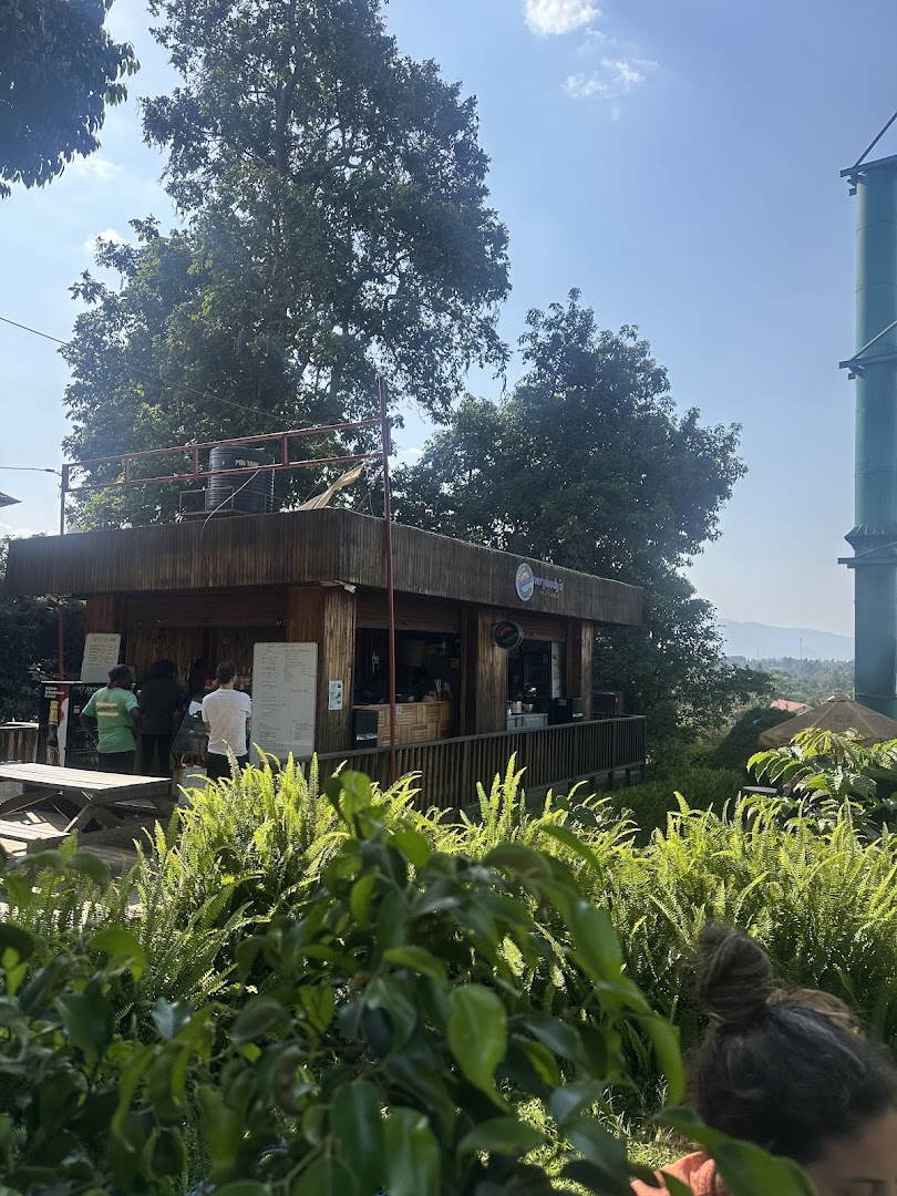 Everybody's Kitchen (EBK): clear shot of restaurant exterior