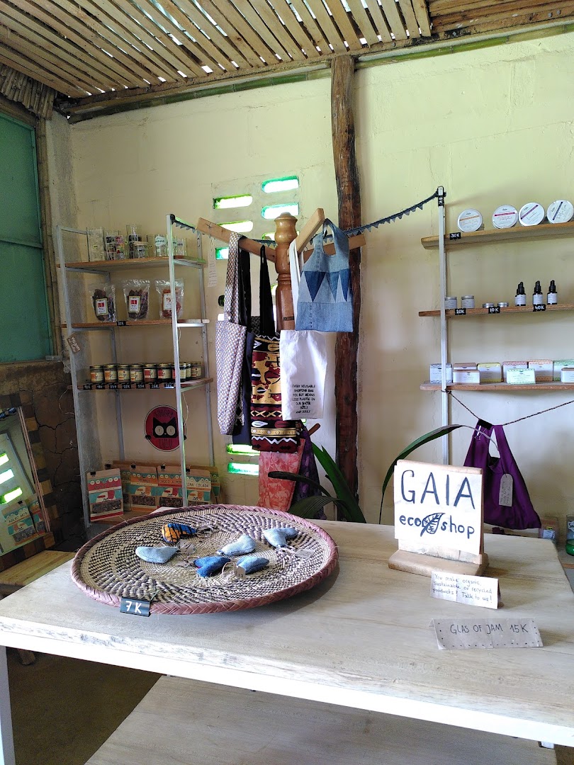 Gaia Eco Hub: clear display of shop products