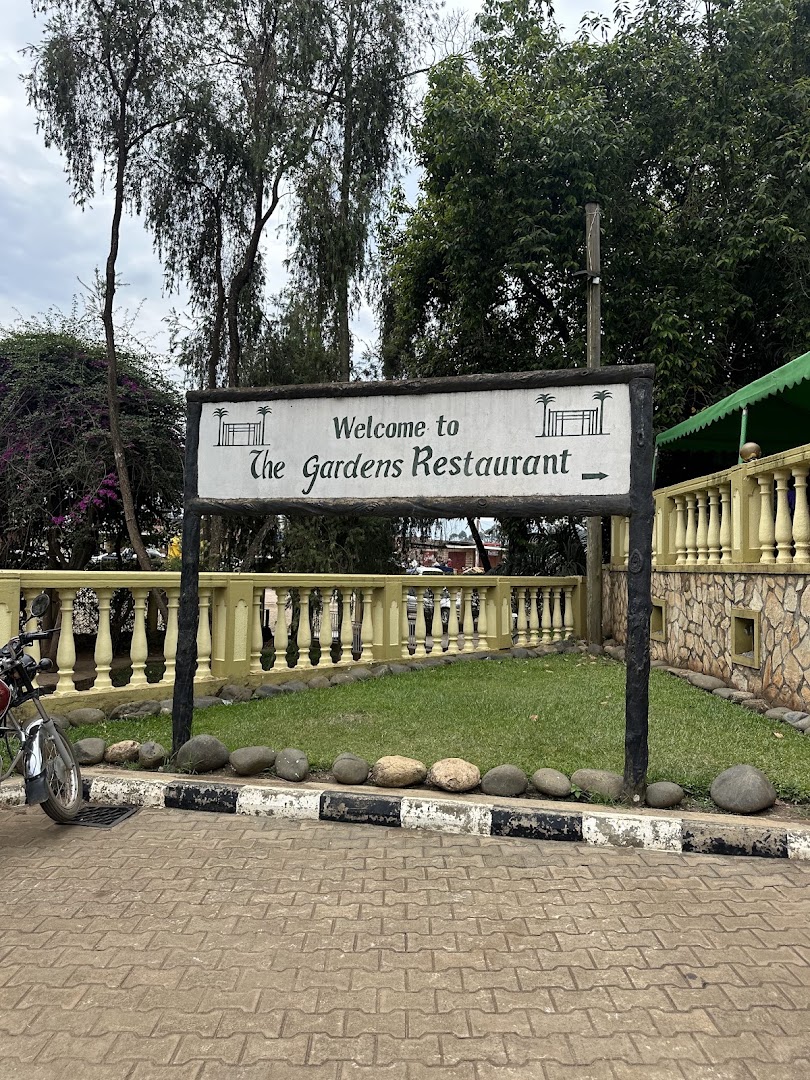 Gardens Restaurant, Cafe & Art Gallery: clear signage identifies the venue