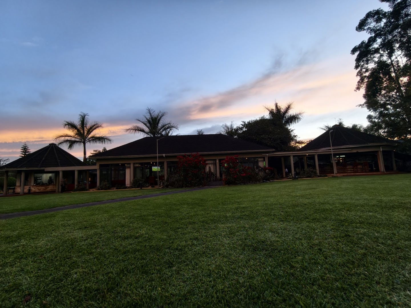 Nyaika Hotel: beautiful exterior shot at sunset