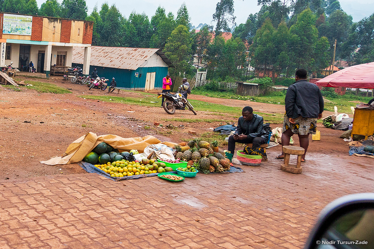 Kabale Central Market: authentic market atmosphere