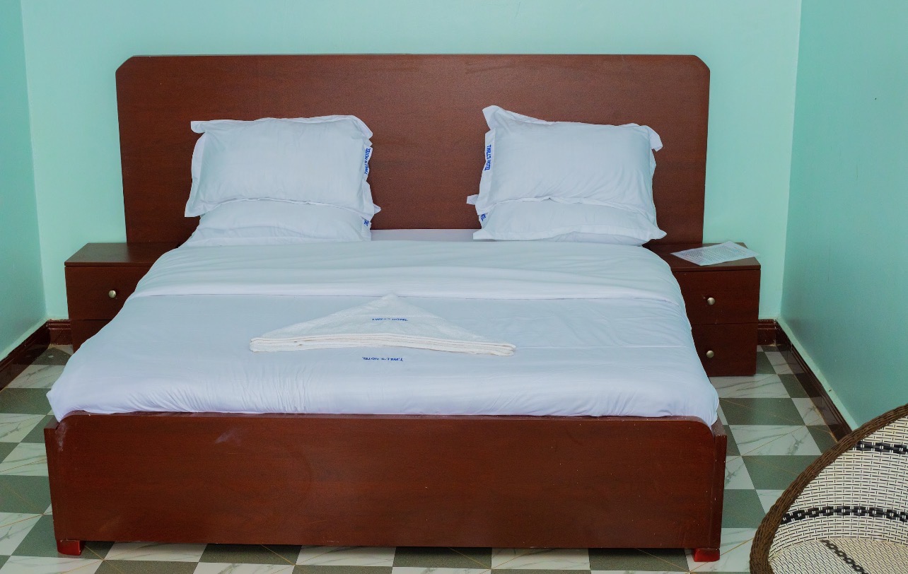T. Will's Hotel: clear photo of hotel room