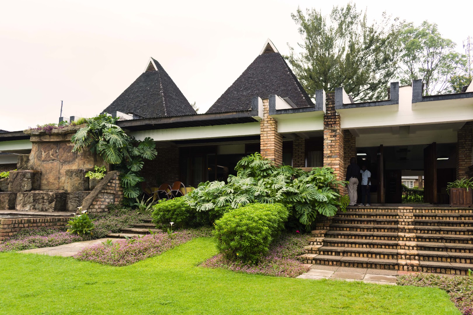 White Horse Inn: clear exterior shot of venue