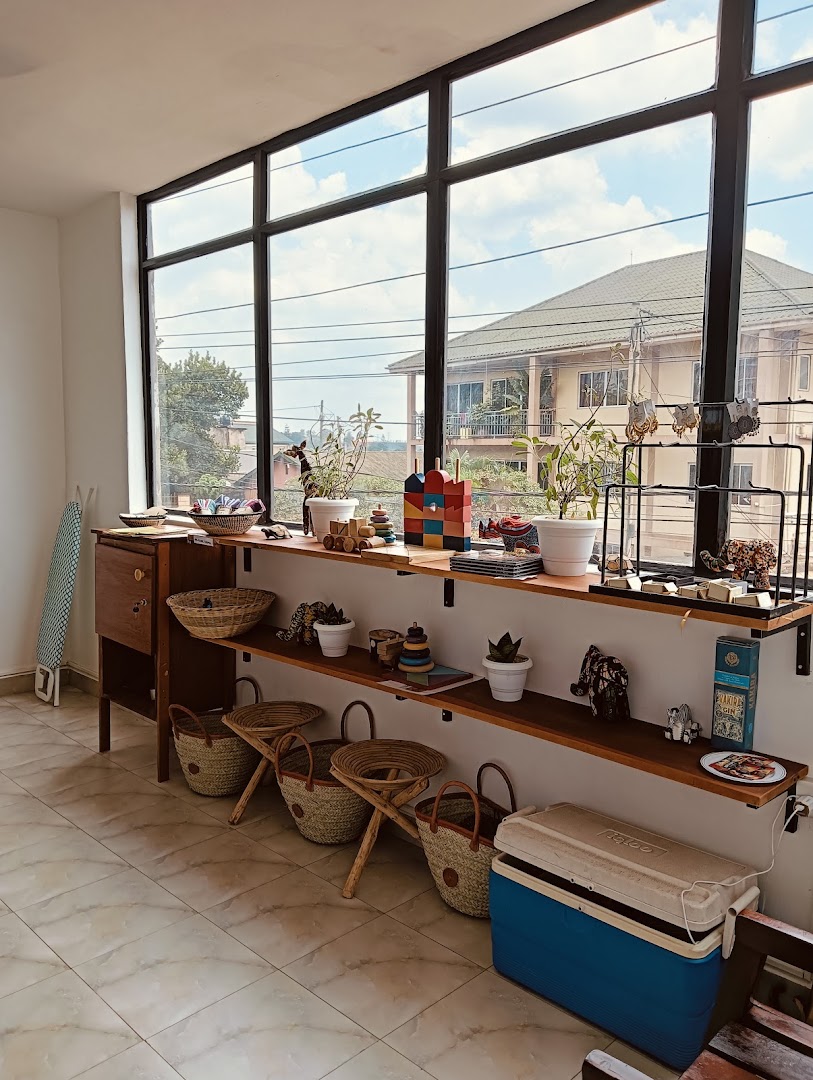 Sawe Creations: clear display of shop products