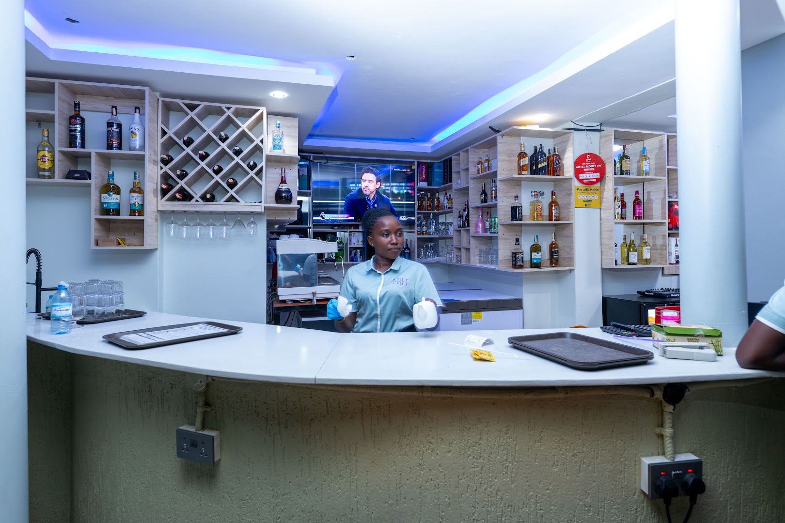 Ngabu Hotel: professional photo of hotel bar