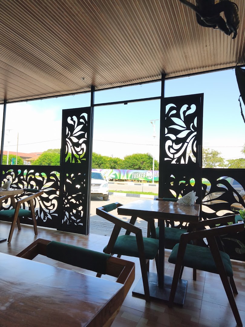 Sailors Cafe & Lounge: clear view of venue interior