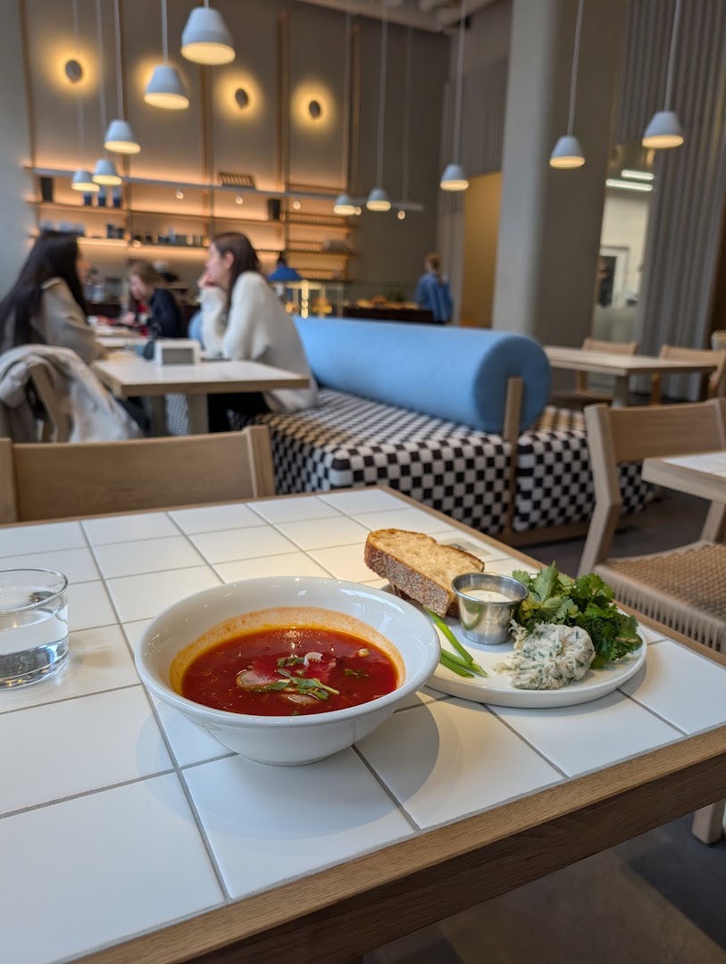 Deinde: appealing food and venue atmosphere
