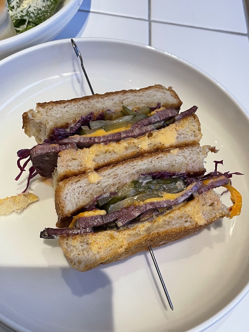 Deinde: appetizing, high-quality food photo
