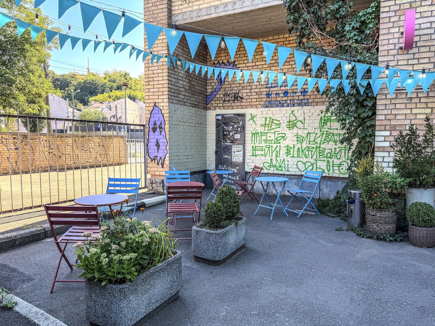 Gosha: inviting outdoor terrace atmosphere
