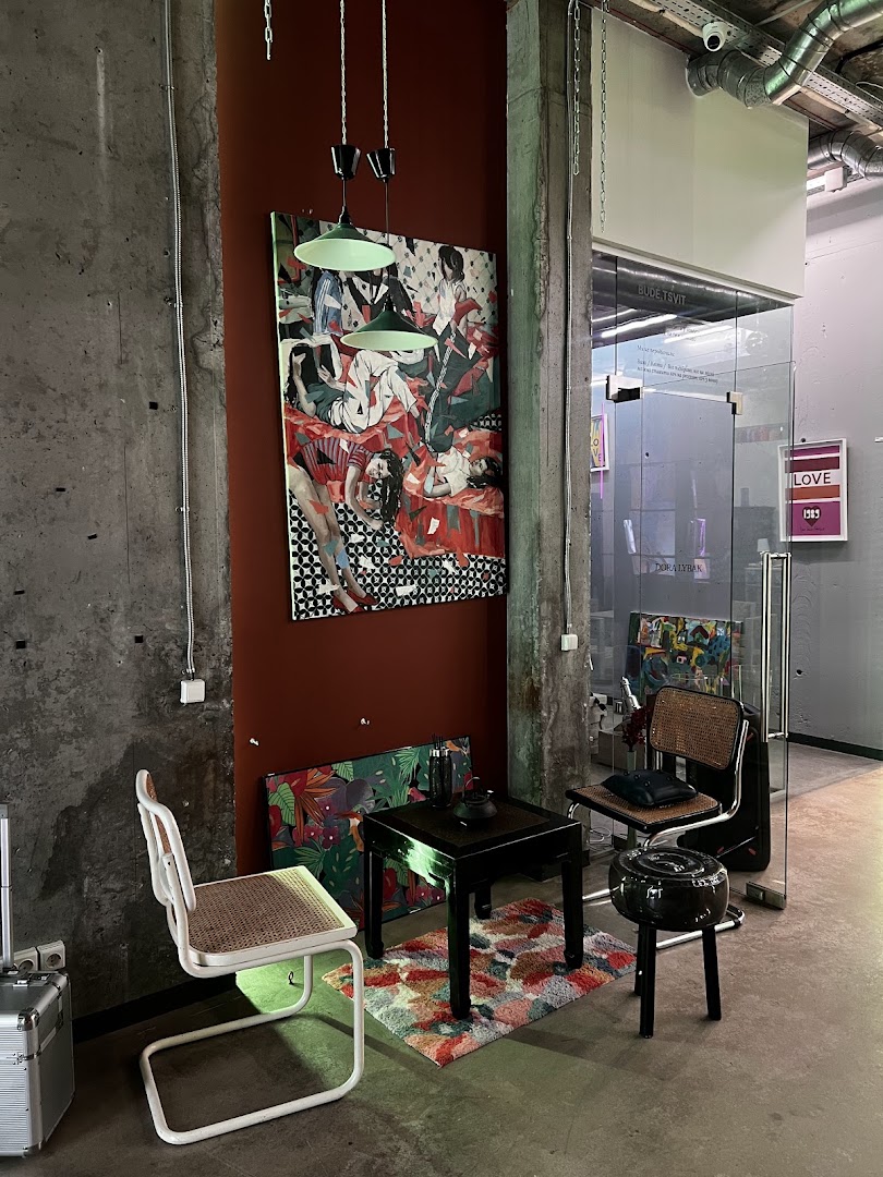 Just Punk Tea Vozdvyzhenka: attractive interior and artistic atmosphere