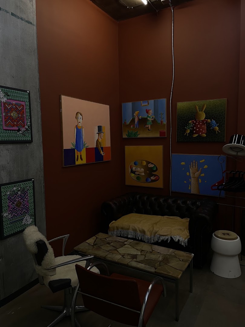 Just Punk Tea Vozdvyzhenka: venue interior and atmosphere