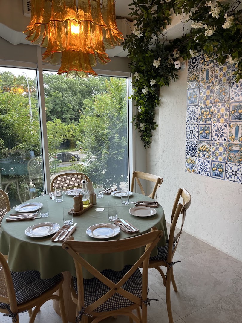Umore e Cucina: attractive and inviting restaurant interior