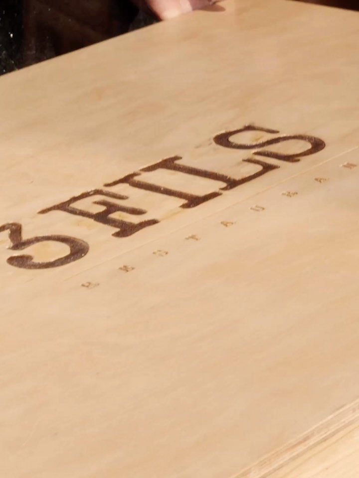 3Fils Abu Dhabi: clear branding on restaurant surface