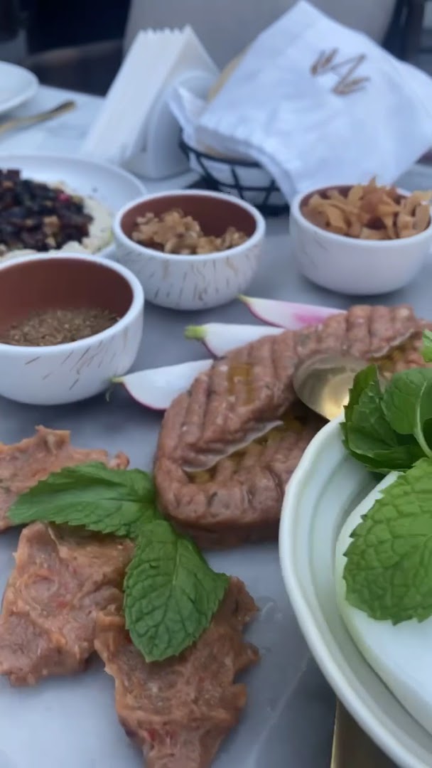 Amara Restaurant & Cafe: appetizing food presentation