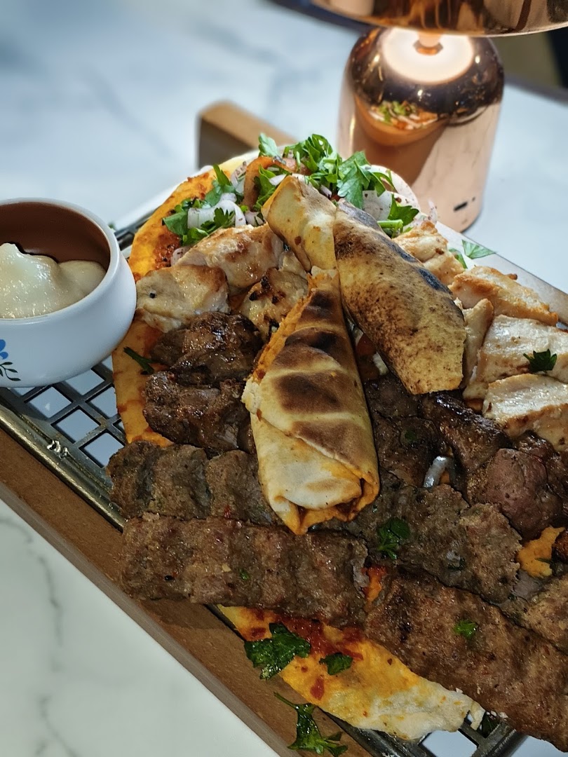 Amara Restaurant & Cafe: appetizing, high-quality food photography