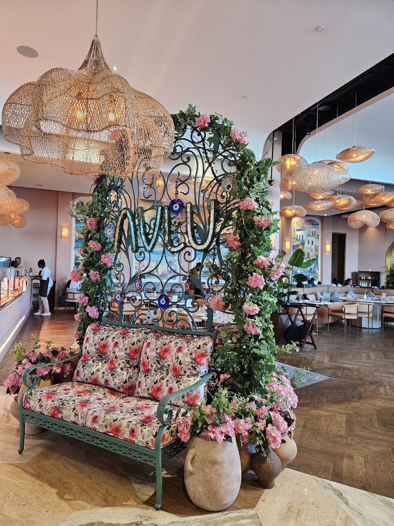 Avlu: beautiful interior and inviting atmosphere