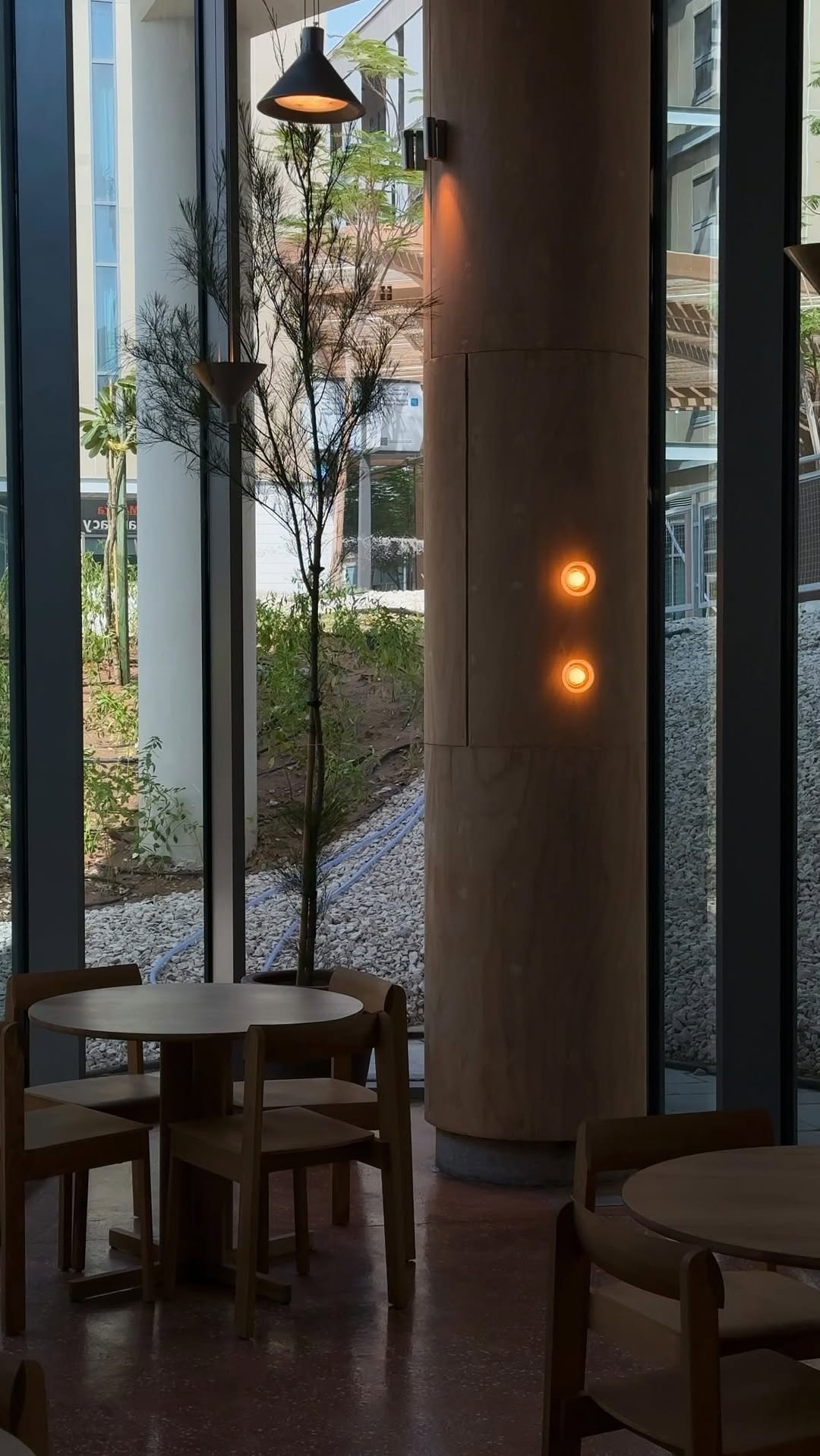 ETHR Clubhaus: attractive interior atmosphere and lighting