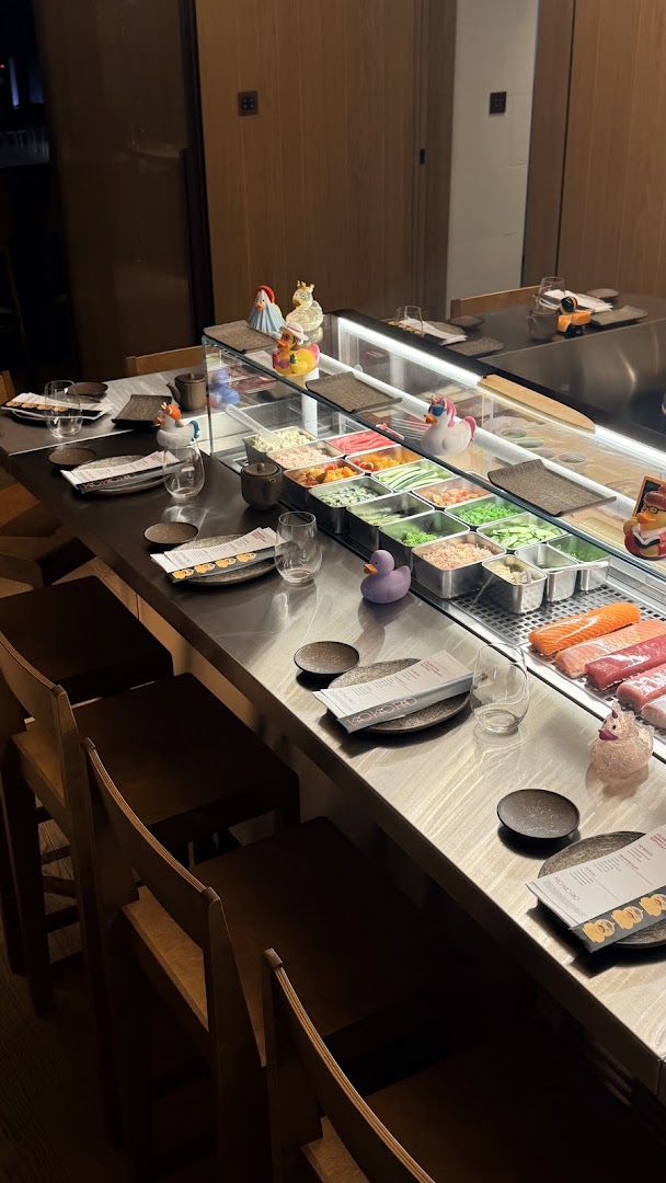 Kokoro Hand Roll Bar: clear view of restaurant interior