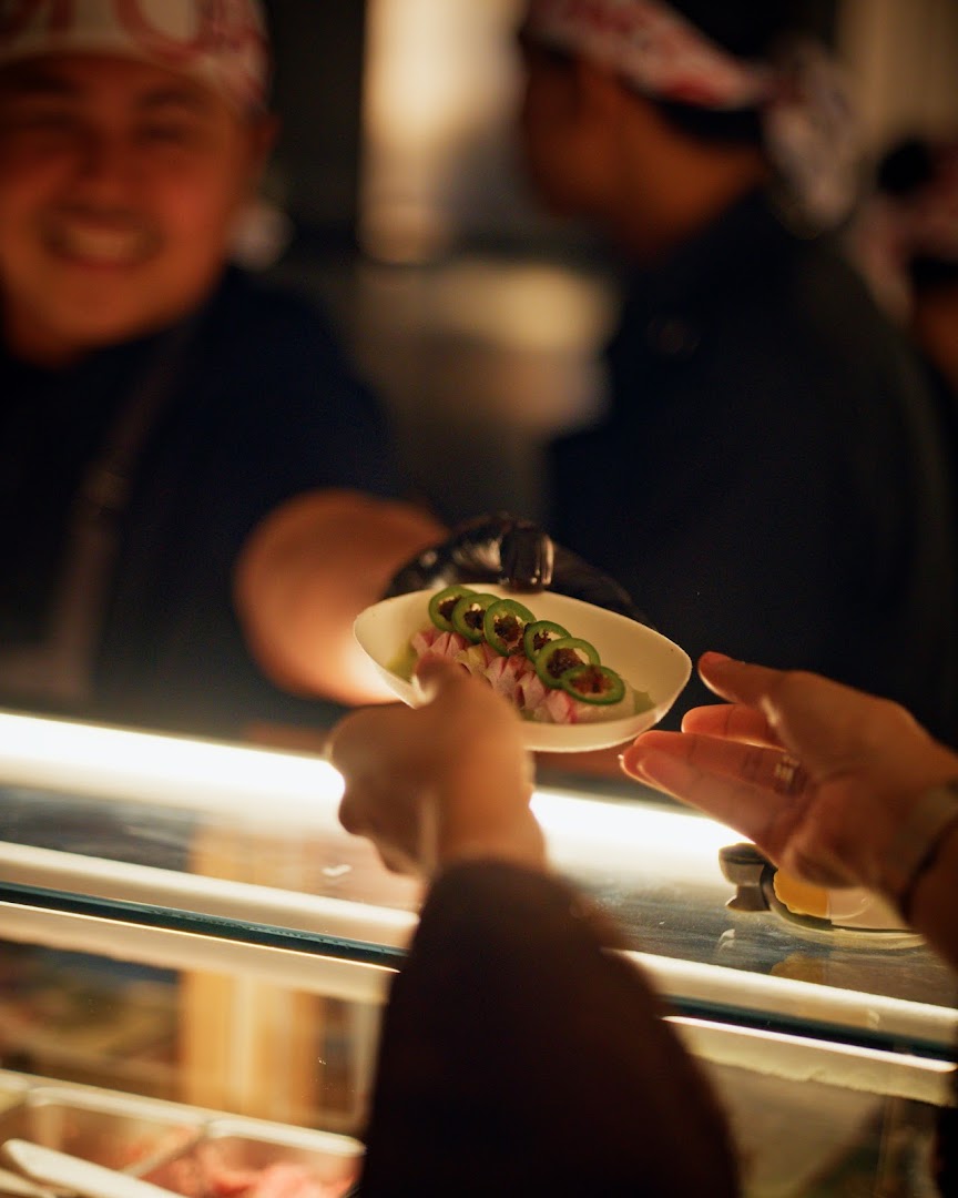 Kokoro Hand Roll Bar: high quality food service shot