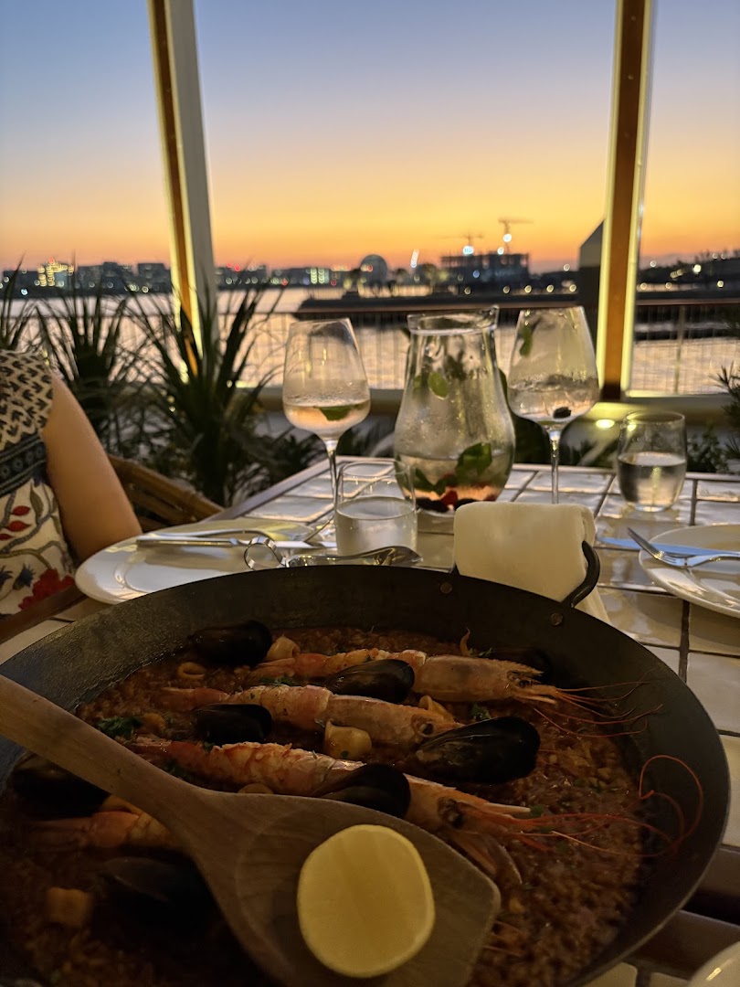 Marcella: appealing food and sunset view