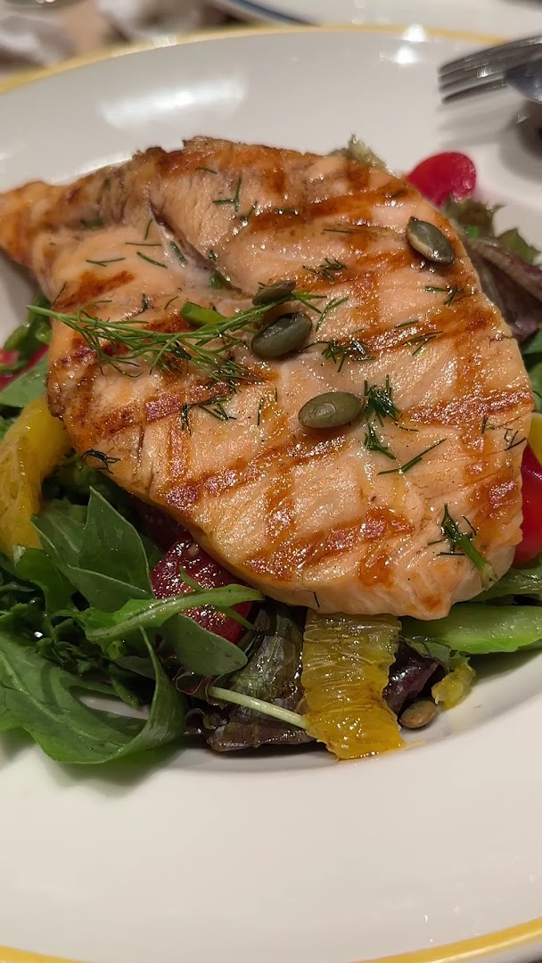 Mezzaluna: appetizing, high-quality food photography