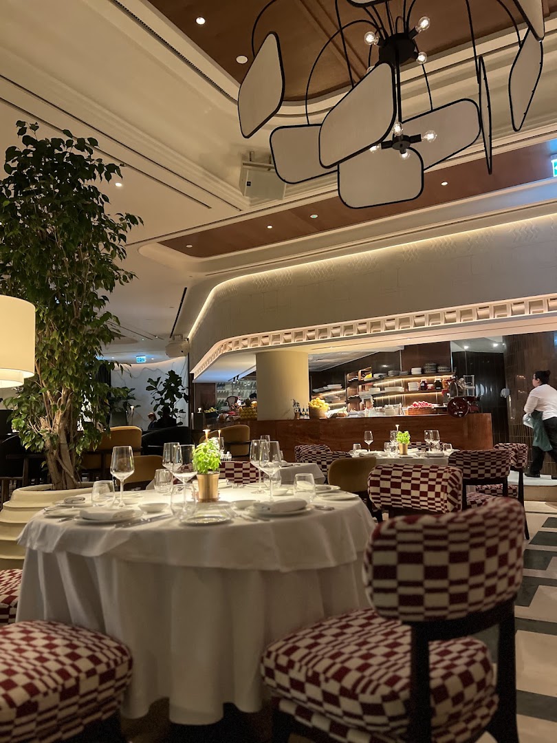 Novikov Abu Dhabi: high quality restaurant interior shot