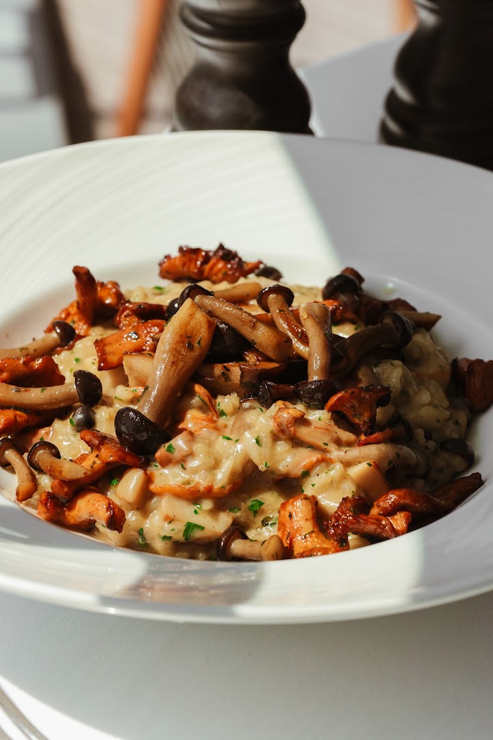 Novikov Abu Dhabi: high quality food photography