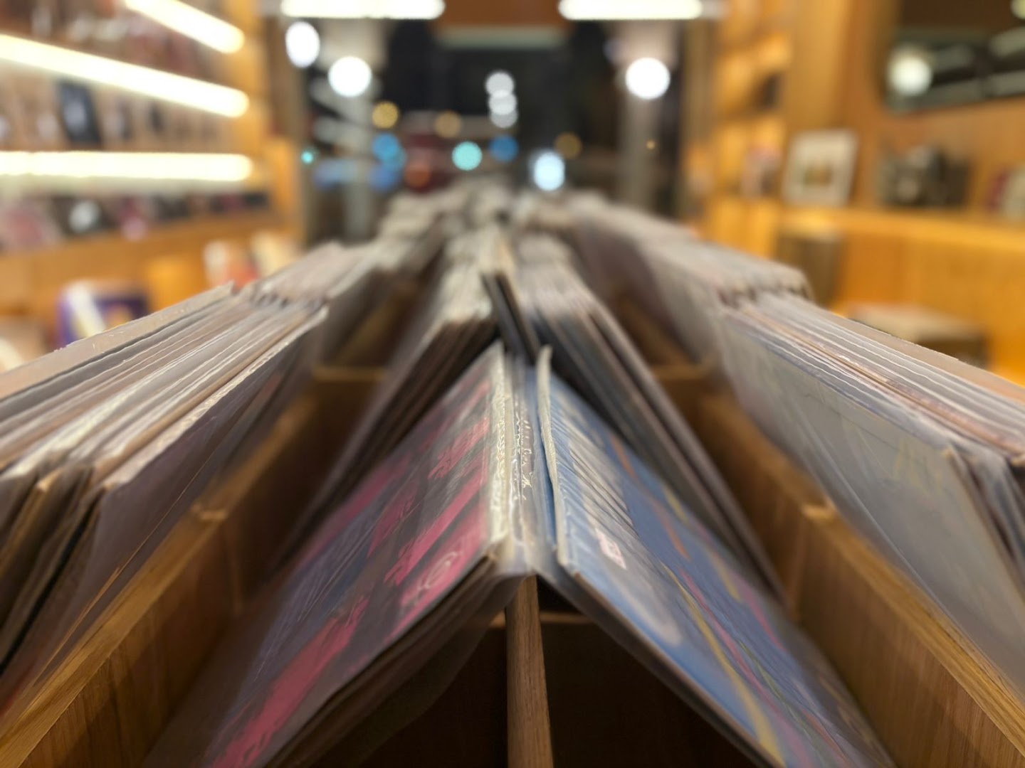 Peninsula Records: attractive shop interior and products
