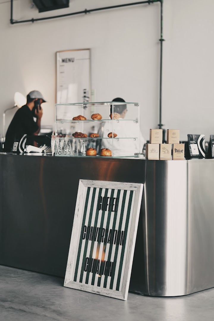 Region Concept Space: clear, professional shop interior shot