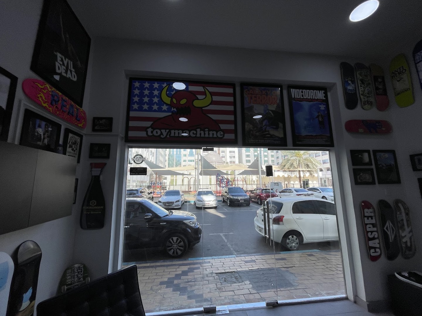 Saturday Skateshop: shop interior and products