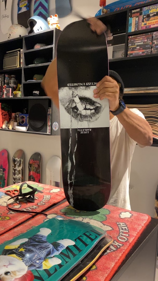 Saturday Skateshop: clear product display in shop