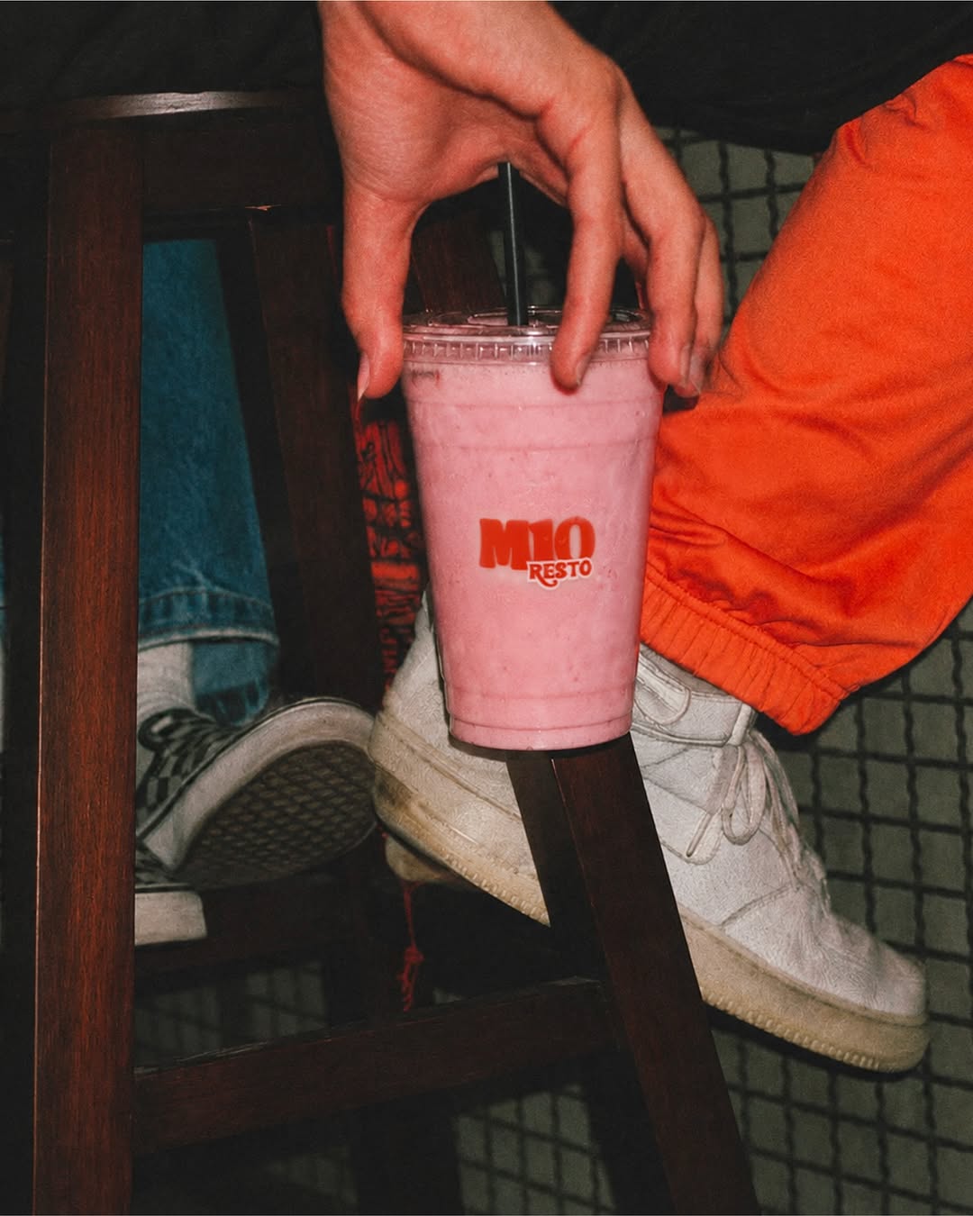 M10 Resto: high quality branded drink photo