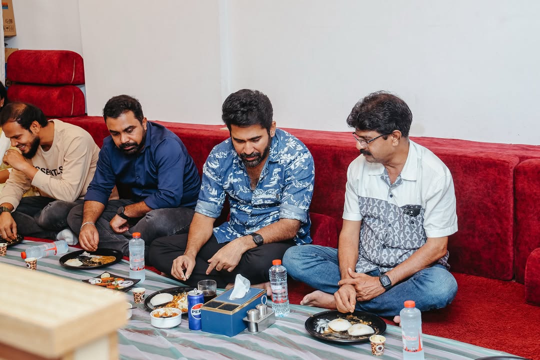 Padayappa Food Court Restaurant: customers enjoying the food