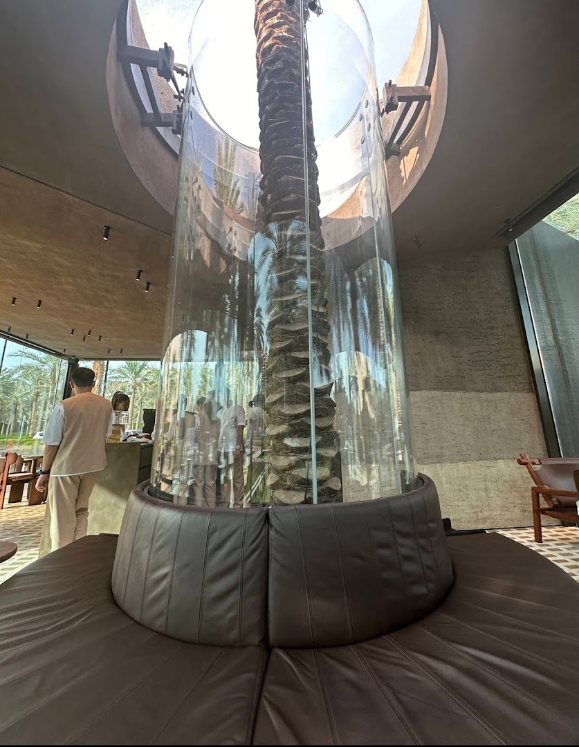 Bayn Coffee: showcases unique interior design atmosphere