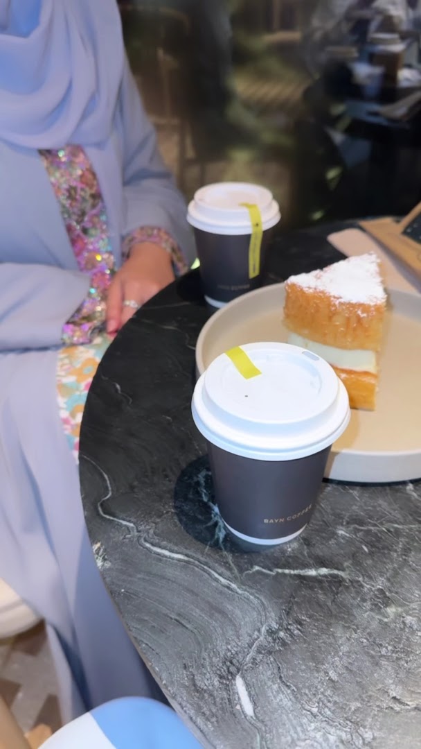 Bayn Coffee: clear shot of coffee and cake