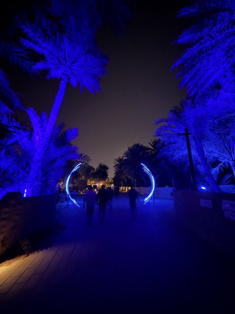 Dialogue: atmospheric photo of venue entrance