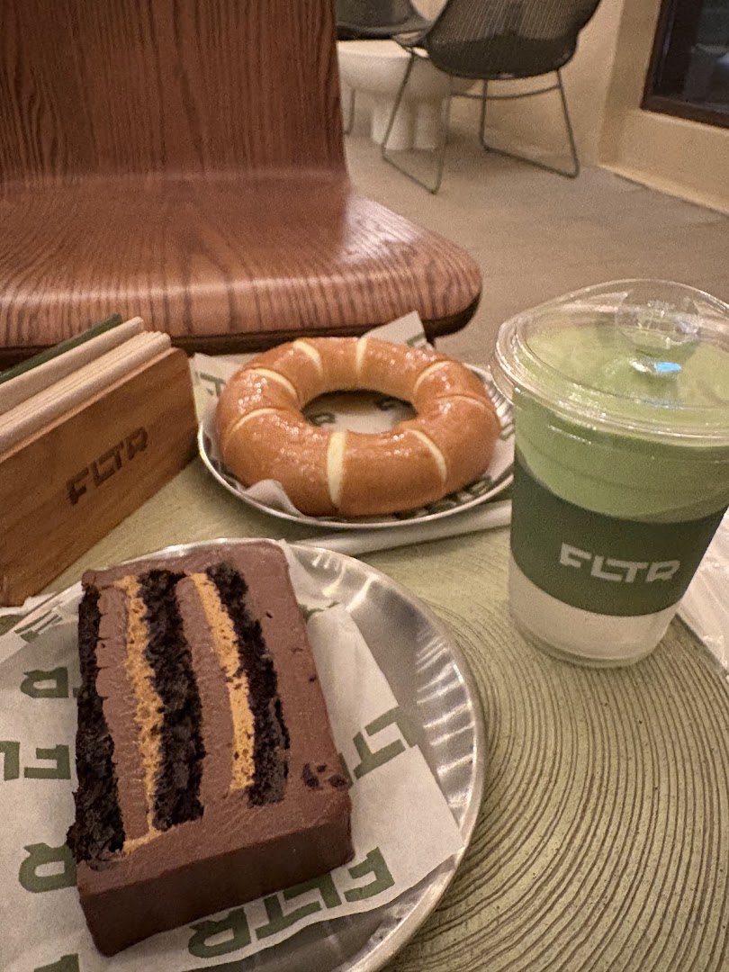 FLTR: appetizing food and drink presentation