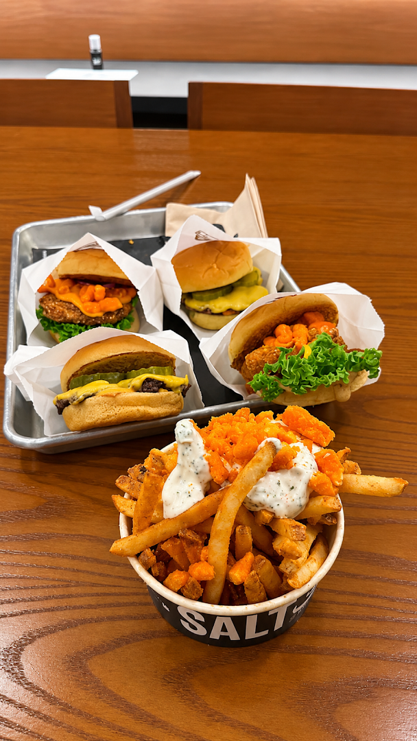 SALT: appetizing food photography of the venue