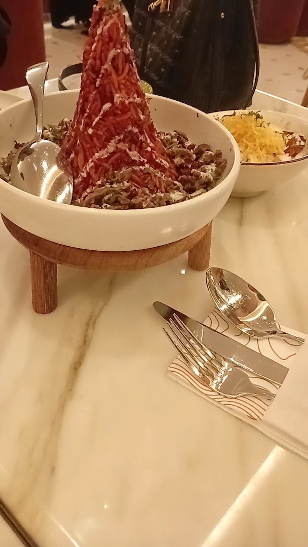 Somewhere: appetizing food presentation and quality