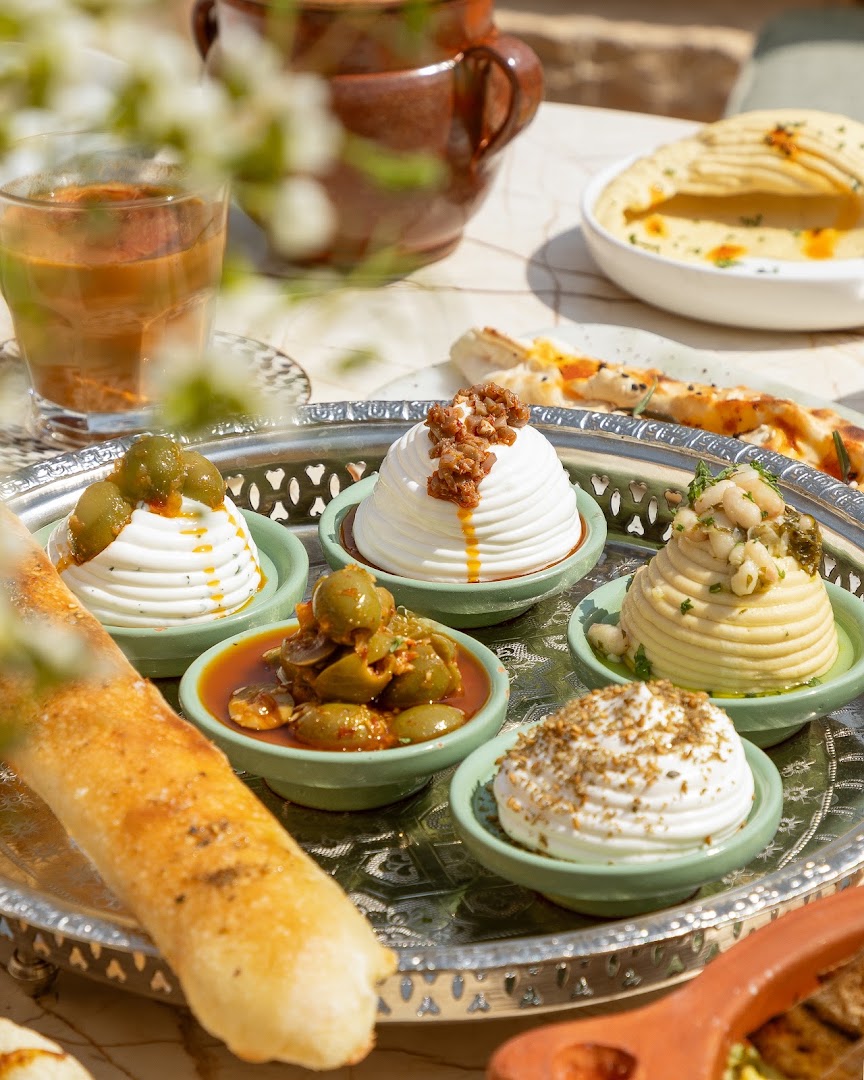 Somewhere: high quality, appetizing food photography
