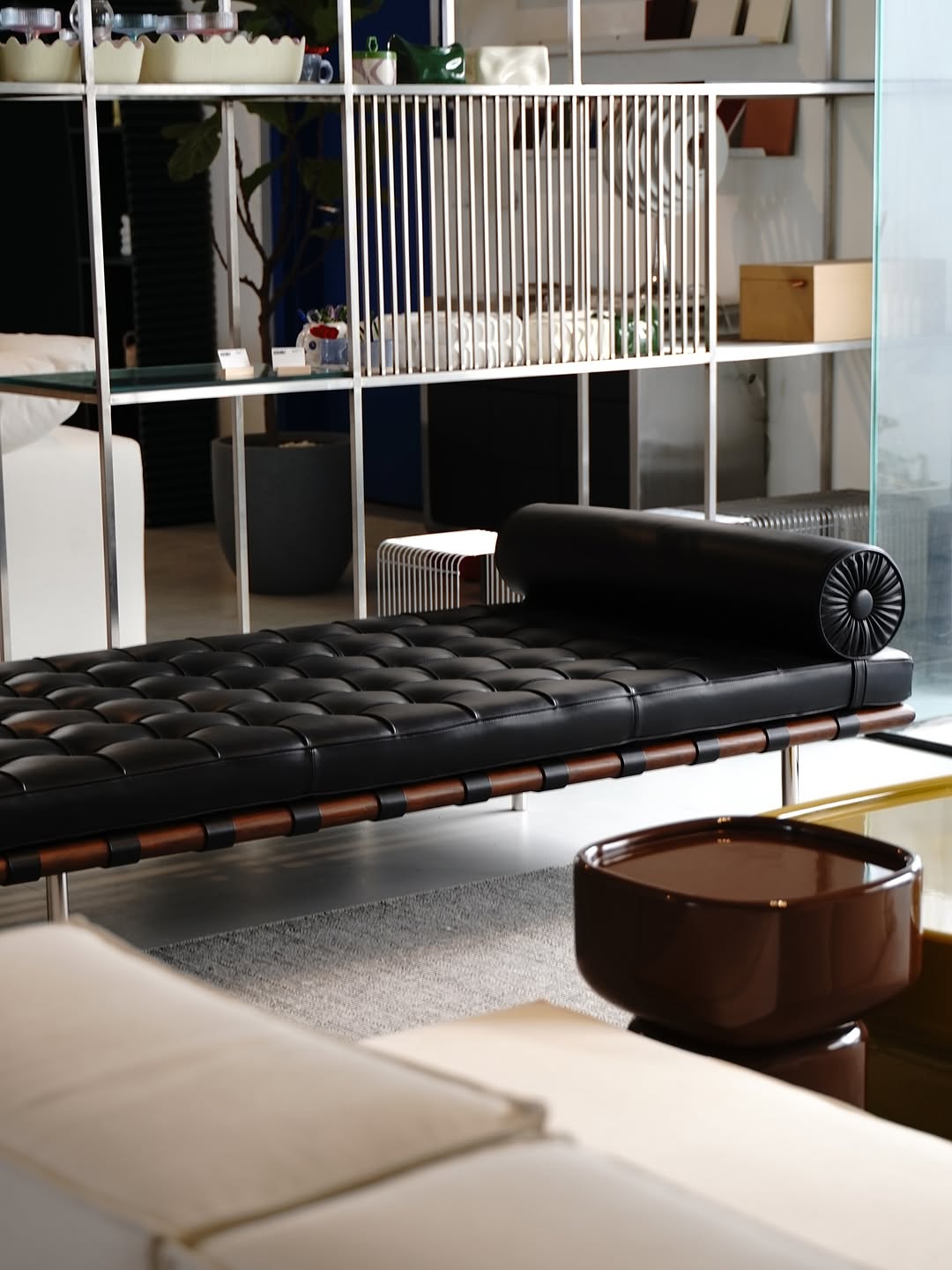 Assembly Vintage: high quality shop interior display