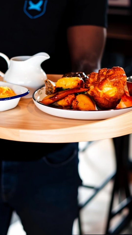 BrewDog: appetizing food presentation by staff