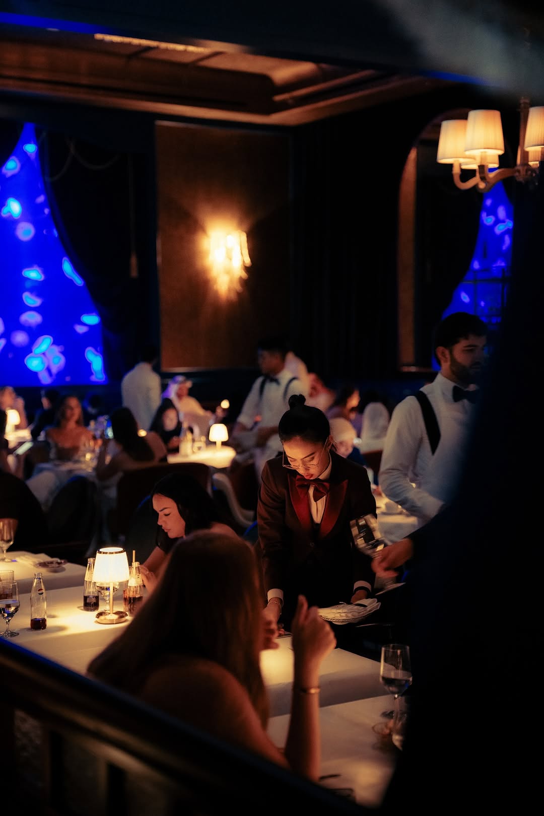 CARBONE: high quality atmospheric restaurant shot