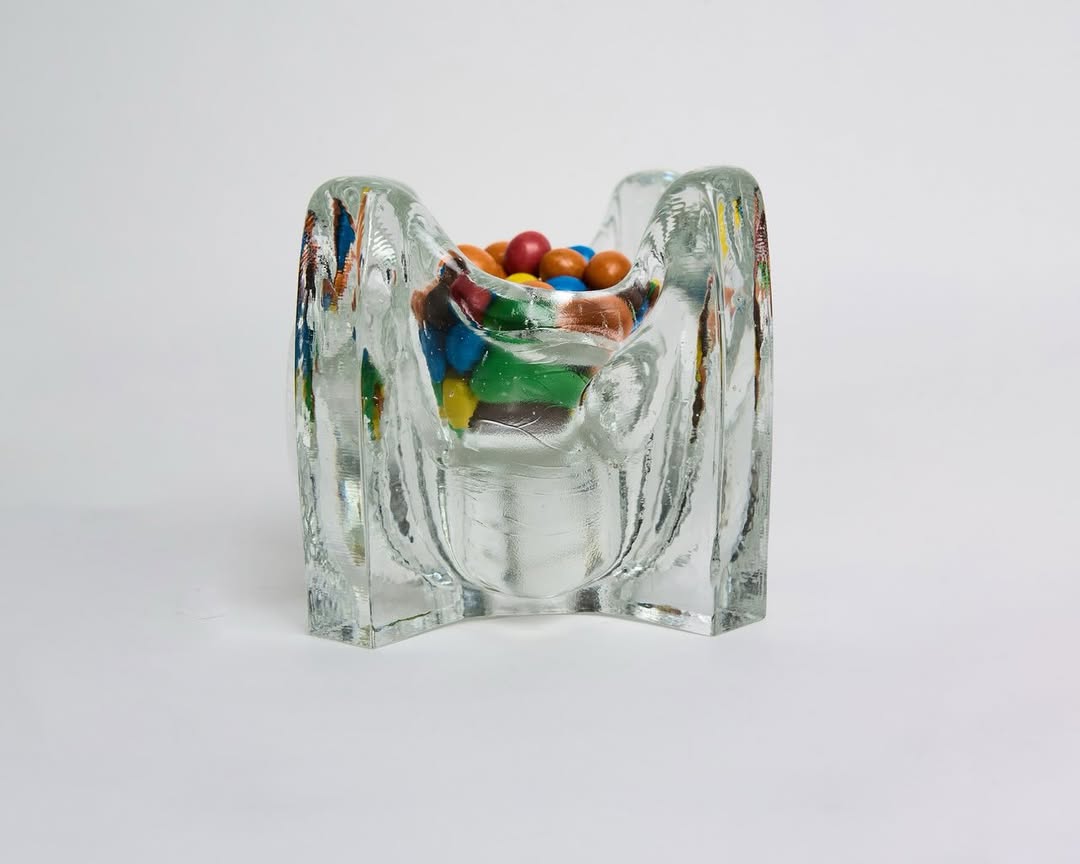 Gradient: clear product photography